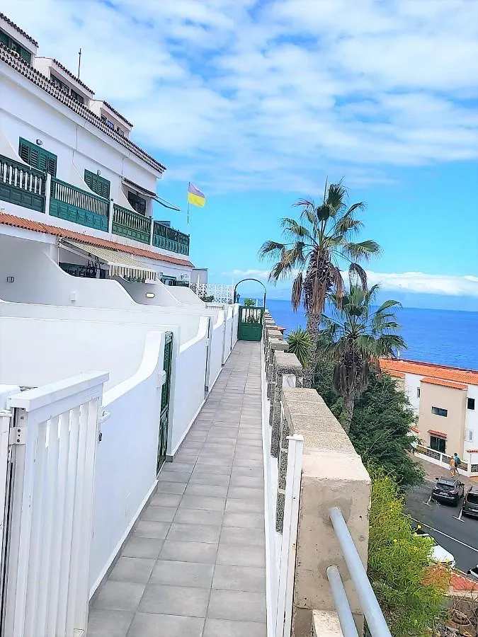 Holiday home Sunny Holidays In Casa Familiar Playa La Arena By Hrtenerife Net Puerto de Santiago  Spain